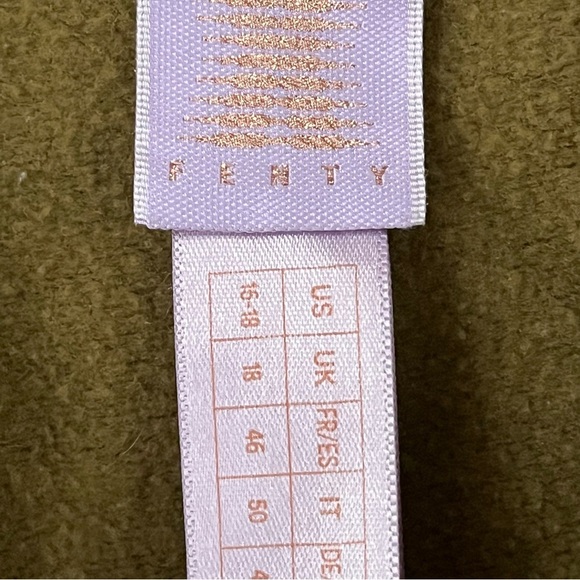 Savage x Fenty 1X 16-18 plus hooded jumpsuit 0166 print words font all over - Picture 8 of 13